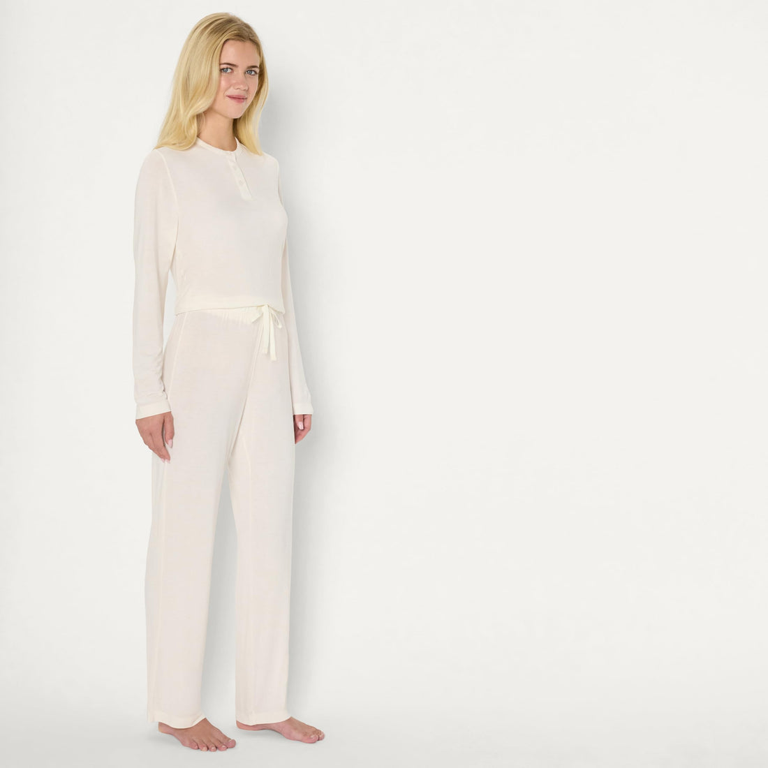 Amazon Essentials x Sofia Grainge Women's Long Sleeve Henley Pajama Set
