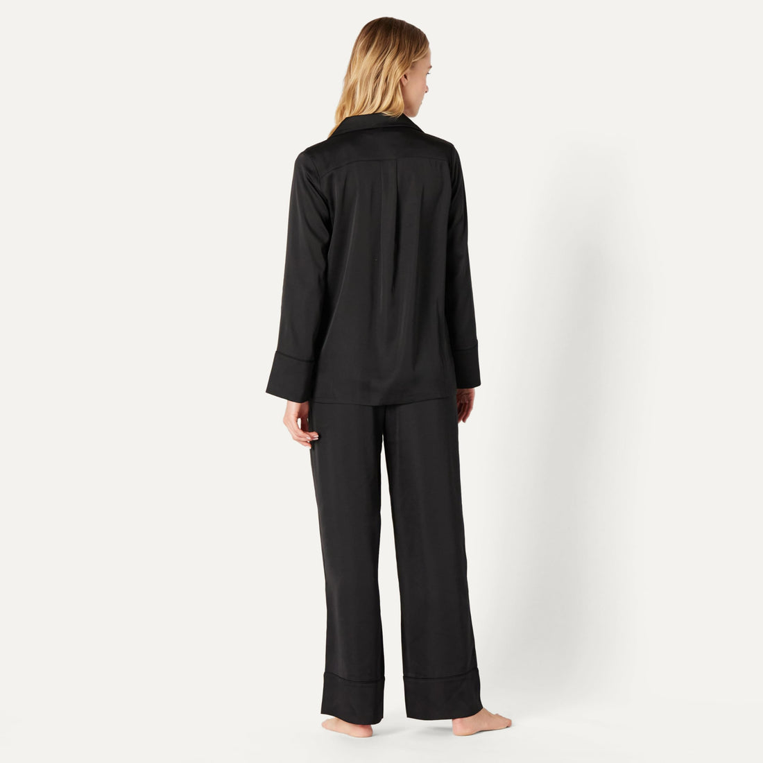 Amazon Essentials Women's Satin Long Sleeve Shirt and Pant Pajama Set