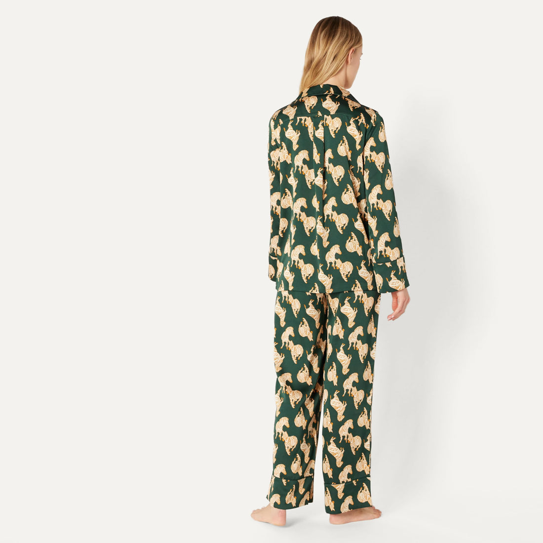 Amazon Essentials Women's Satin Long Sleeve Shirt and Pant Pajama Set