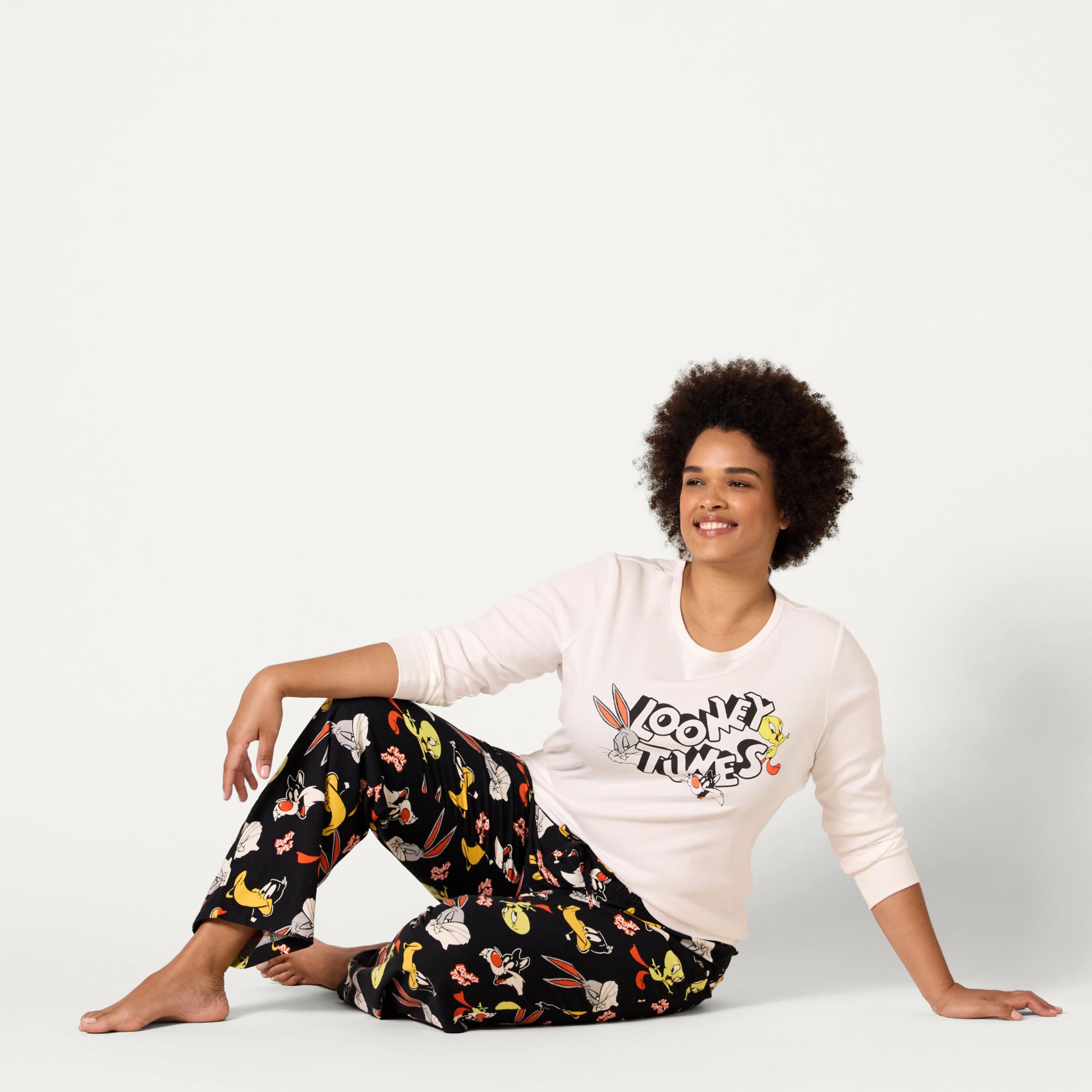 Amazon Essentials Women's Lightweight Flannel Pajama Pant and Long-Sleeve T-Shirt Sleep Set