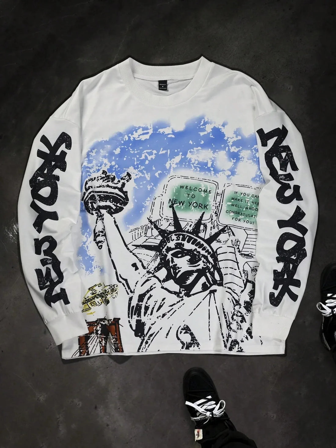 The new men's round-neck sweatshirt for Spring and Autumn 2025 is casual fashionable and comfortable with 3D pattern printing