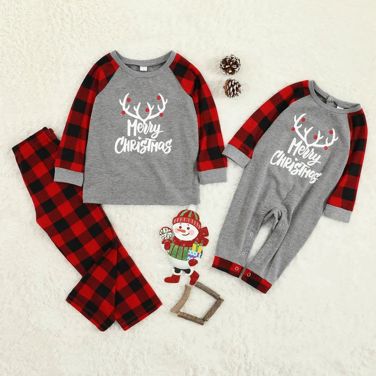 Christmas Family Pajamas Set for Grandpa Grandma Dad Mom Daughter Son Elk Print Tops Plaid Pant Home Matching Clothes Outfits